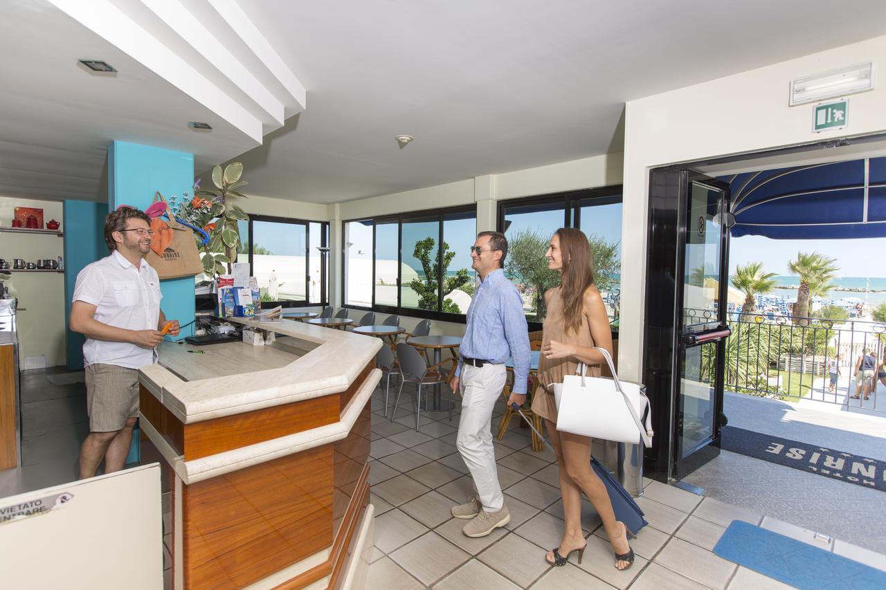 Residence Sunrise Сан Бенедето дел Тронто Екстериор снимка